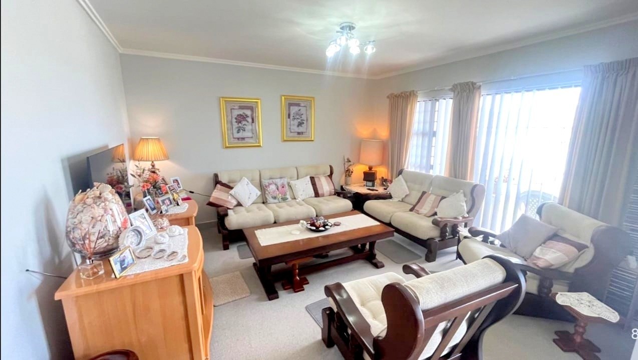 House for sale in C Place, Jeffreys Bay, 332 m²