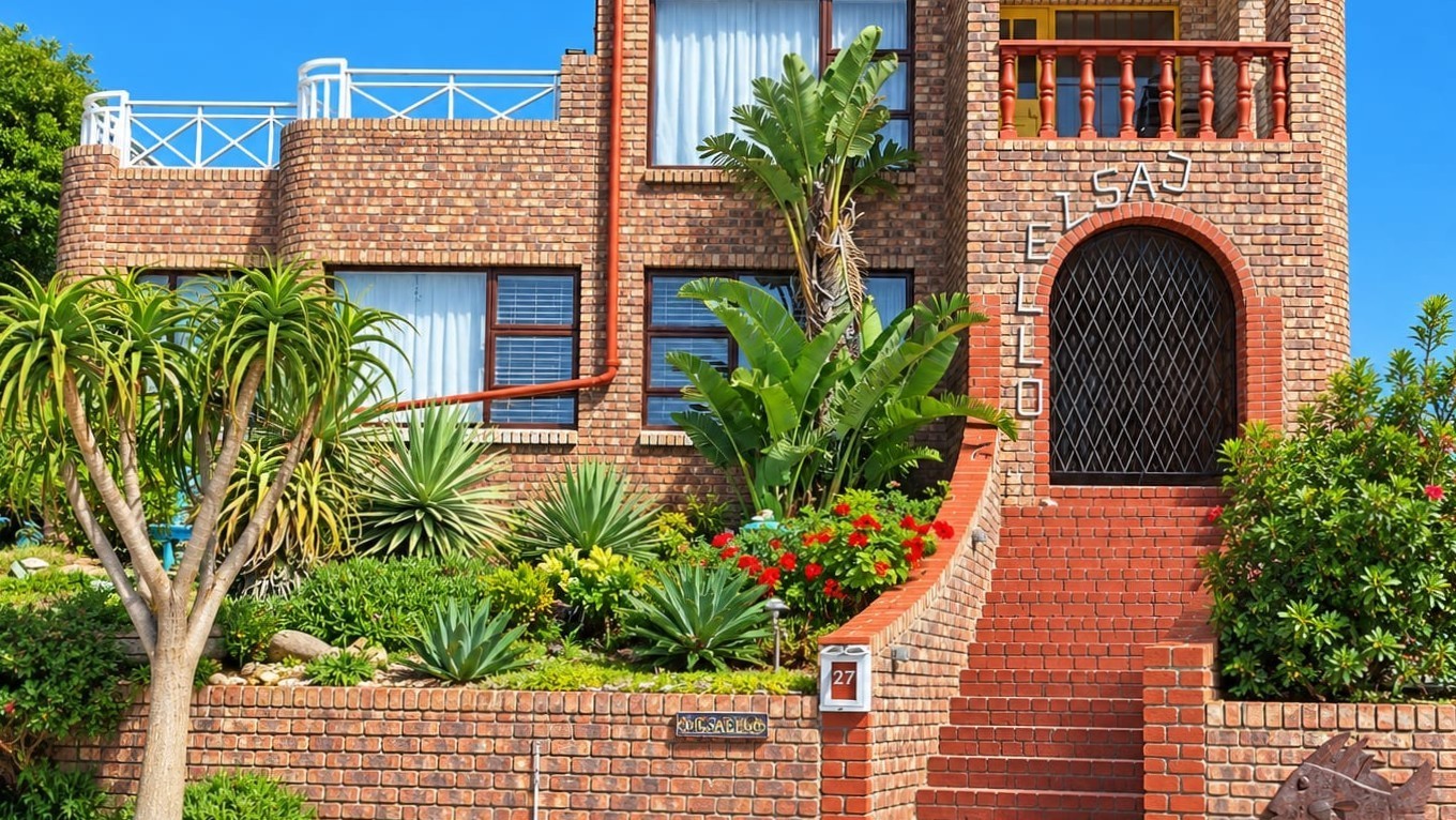 A DISTINCTIVE COASTAL HOME | UNIQUE 4-BEDROOM RESIDENCE WITH PANORAMIC SEA VIEWS IN ASTON BAY