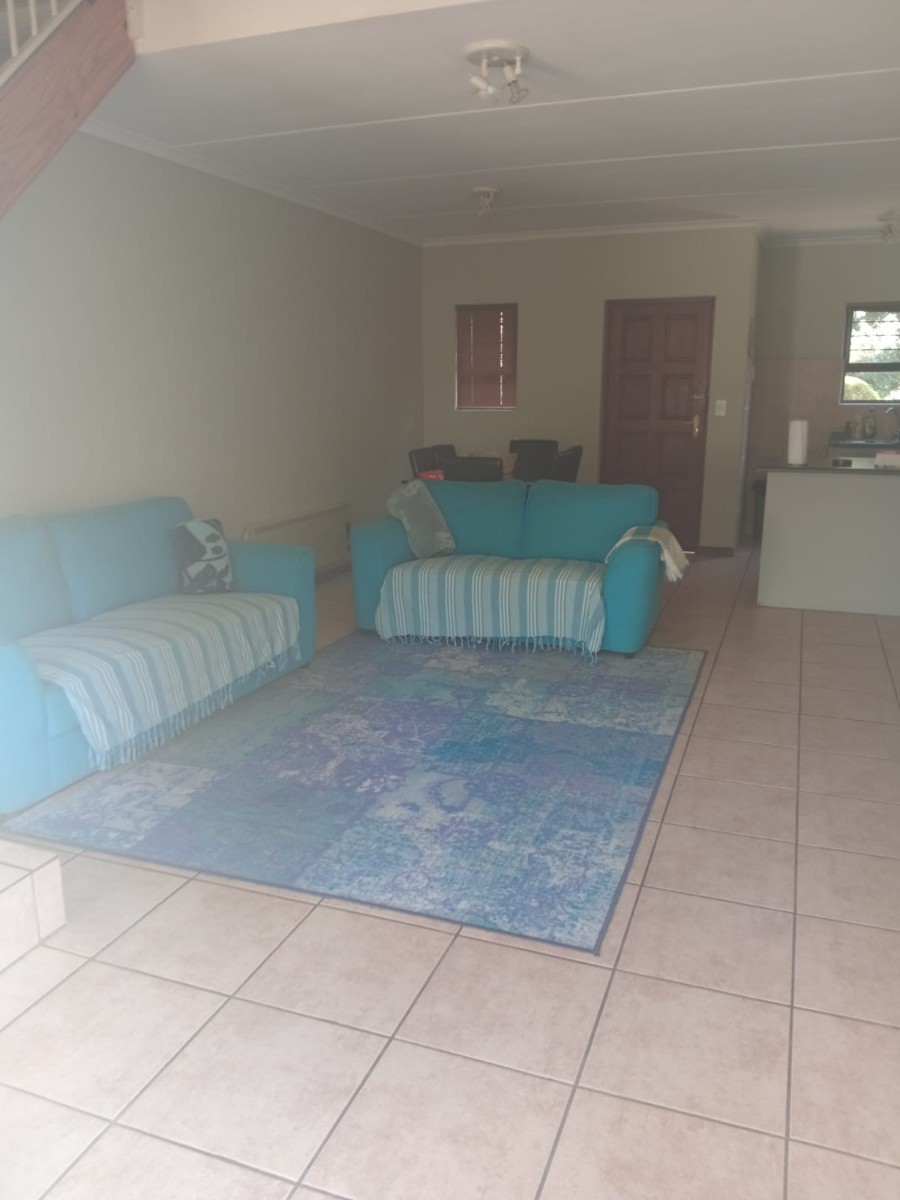 Duplex for rent in Broadacres, Sandton, 105 m²