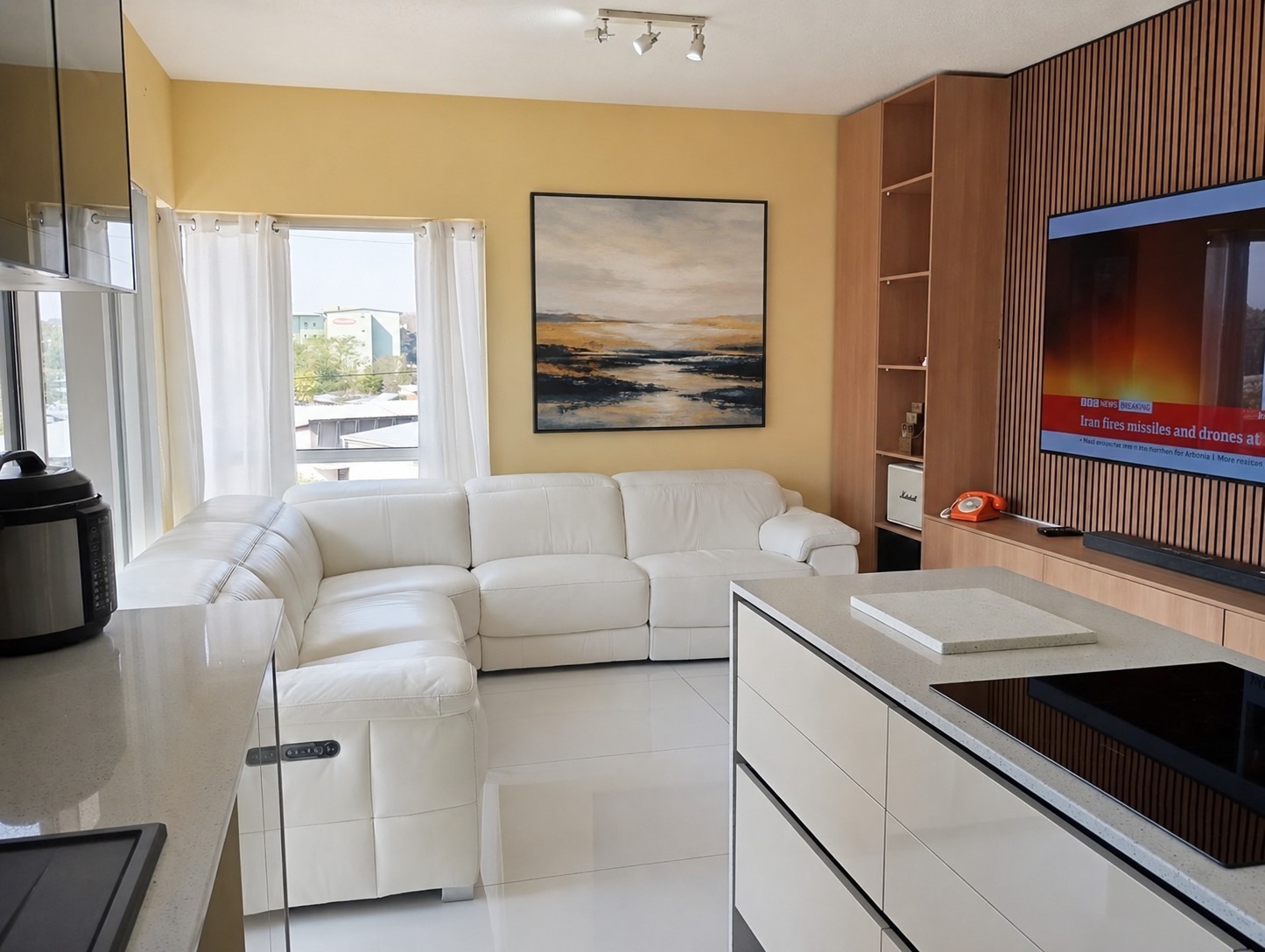 Apartment for sale in Broadacres, Sandton, 90 m²