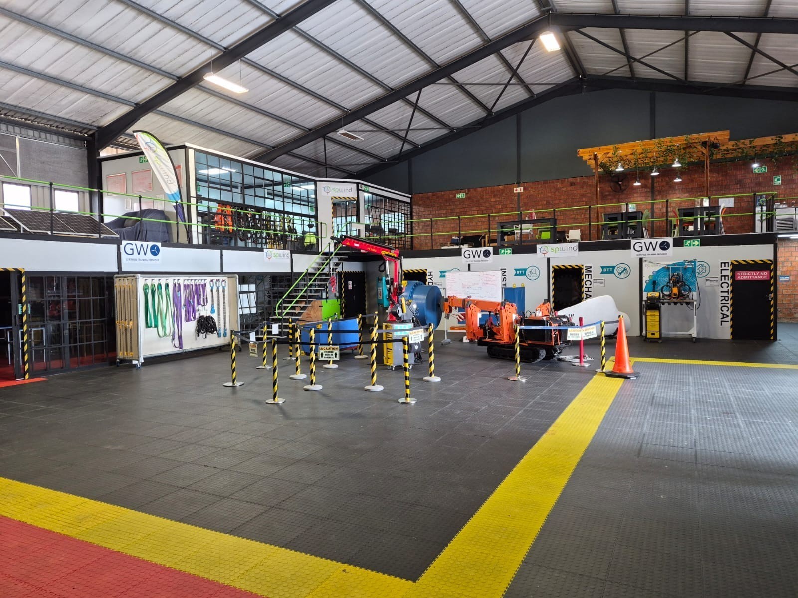 Warehouse for rent in Greenbushes Industrial Park, Greenbushes, Port Elizabeth, 8 Old Cape Road, Greenbushes Industrial Park, Greenbushes, Port Elizabeth, Eastern Cape, 1211 m²