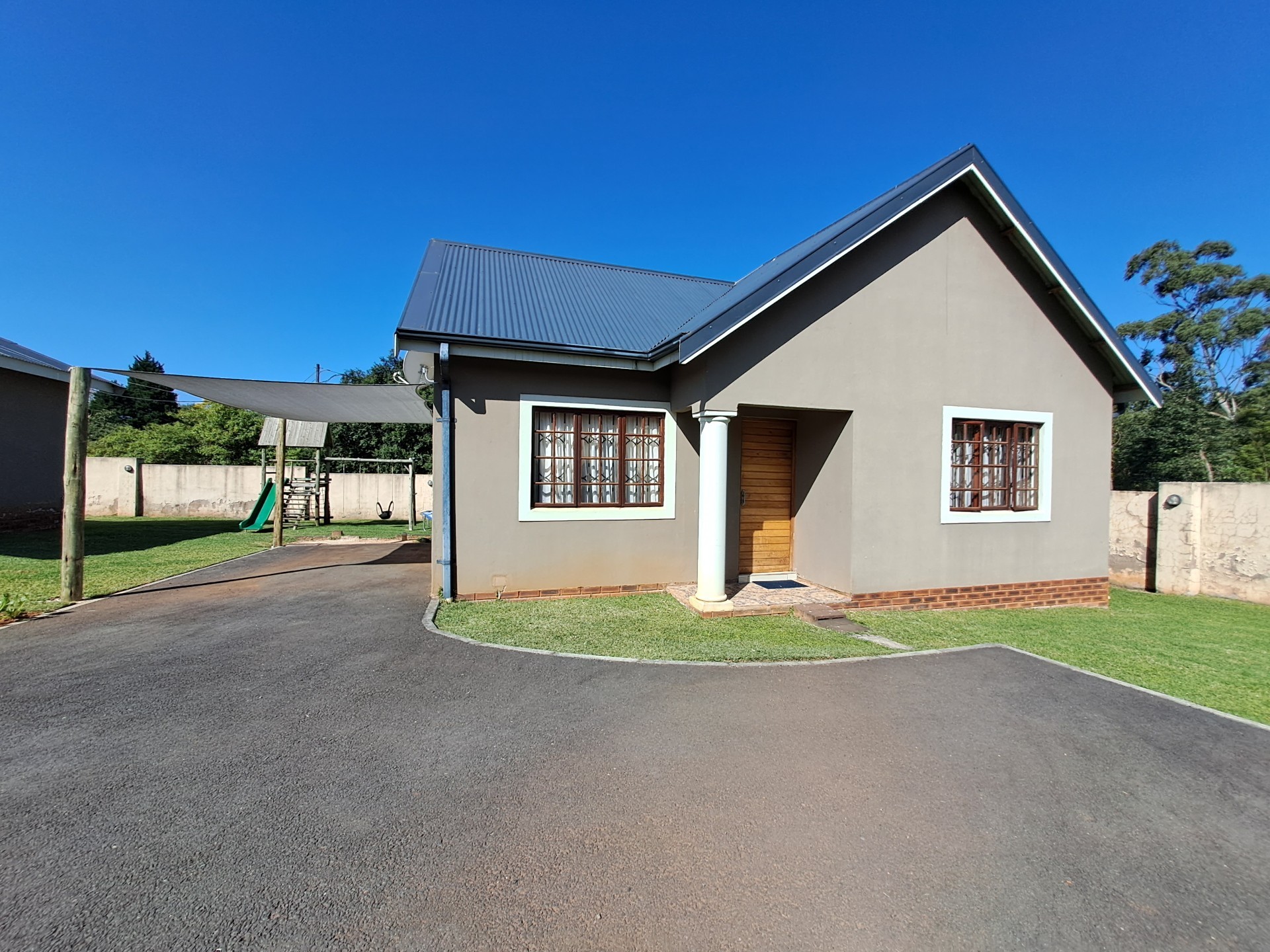 Move-in Ready Fully-Furnished Cottage