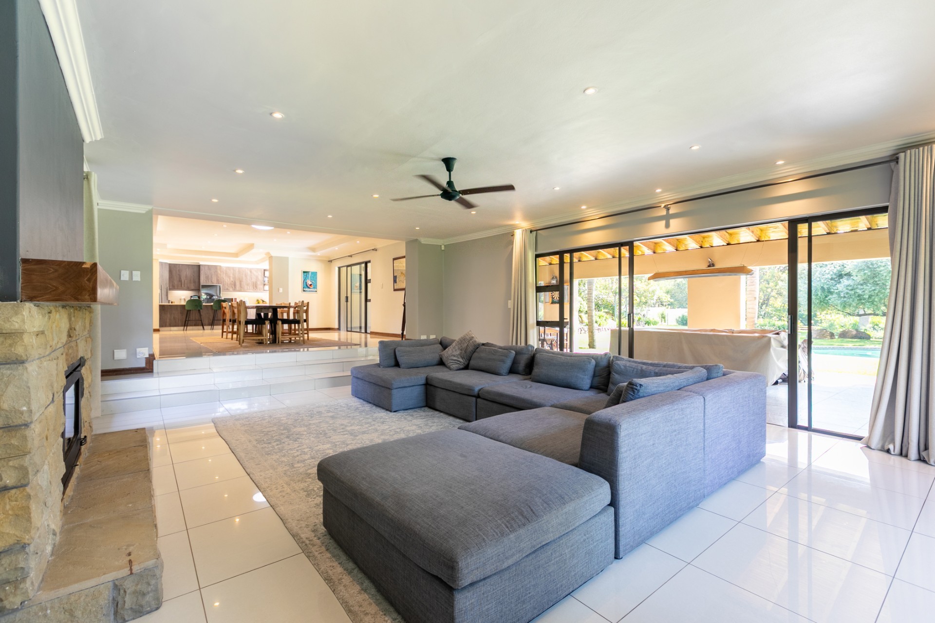 House for sale in Chartwell, Randburg, 578 m²