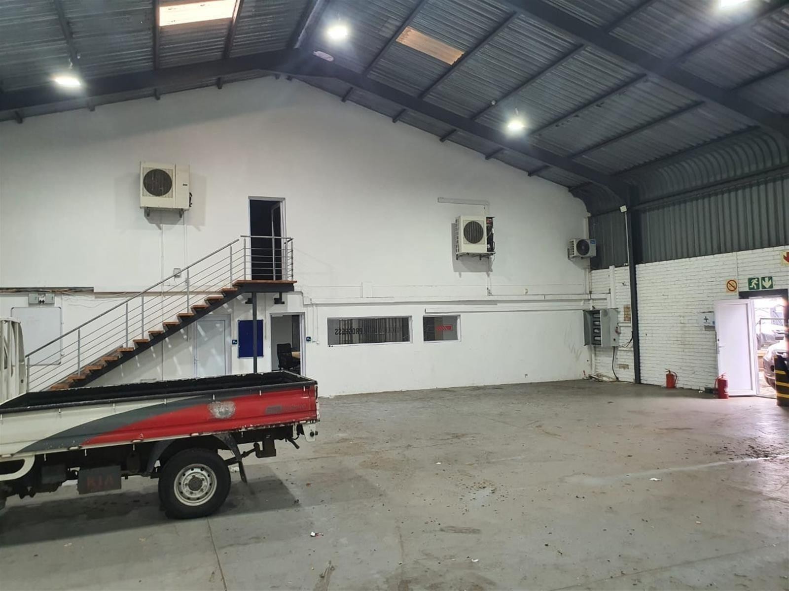 Warehouse for rent in Newton Park, Port Elizabeth, 90 Pickering Street, Newton Park, Port Elizabeth, Eastern Cape, 815 m²