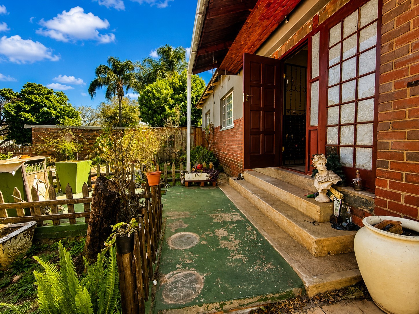House for sale in Mountain View, Pretoria, 1315 m²