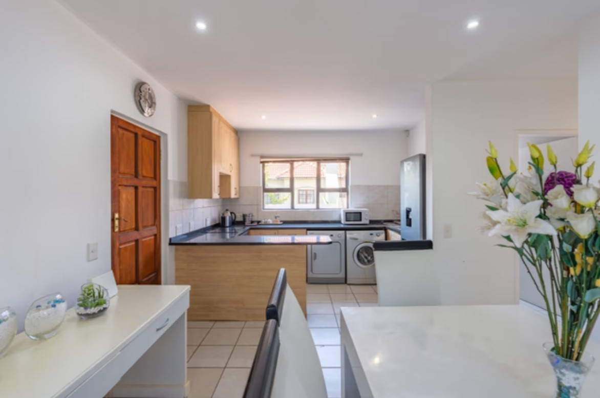 Cluster for sale in Fourways, Sandton, 323 m²