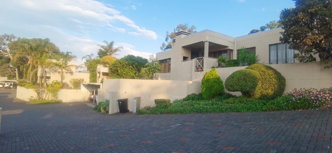 Apartment for rent in Helderkruin, Roodepoort, 97 m²