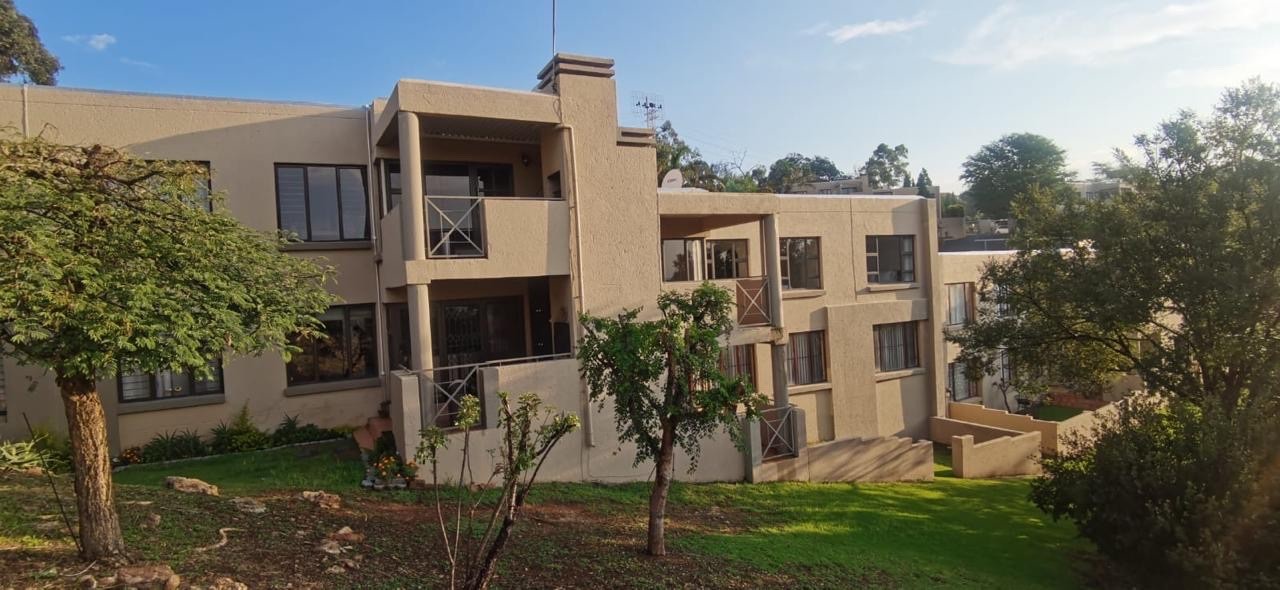 Apartment for rent in Helderkruin, Roodepoort, 97 m²