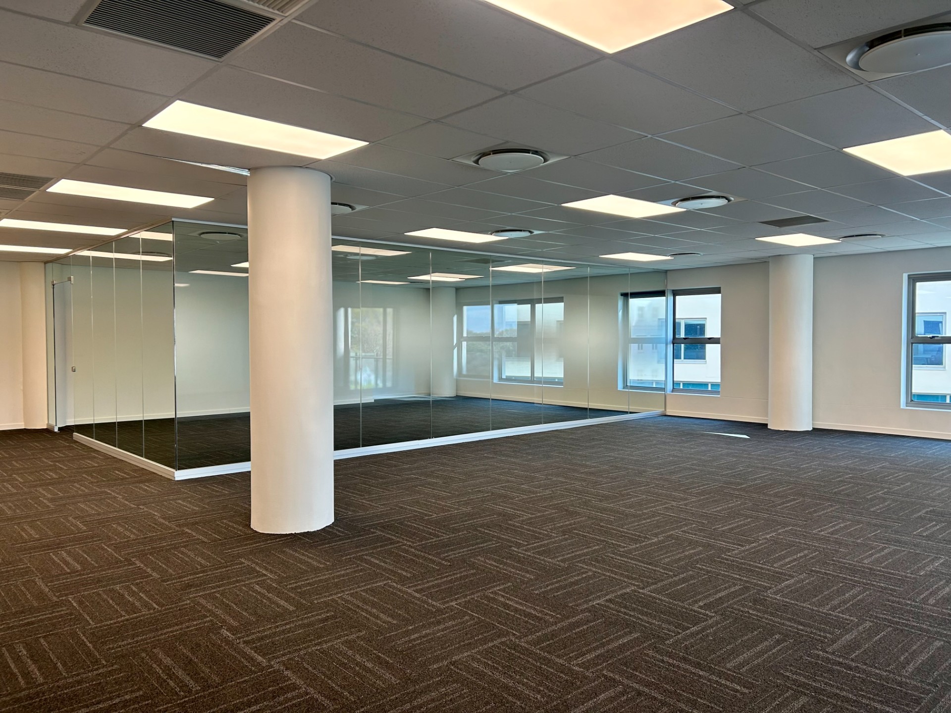 Commercial Property for rent in Rosebank, Johannesburg, 315 m²