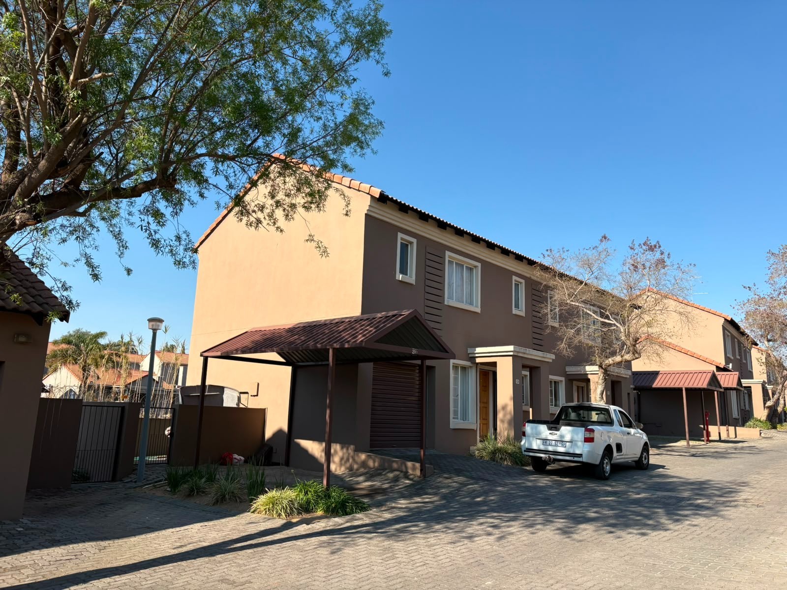 Duplex for rent in Vorna Valley, Midrand, 121 m²