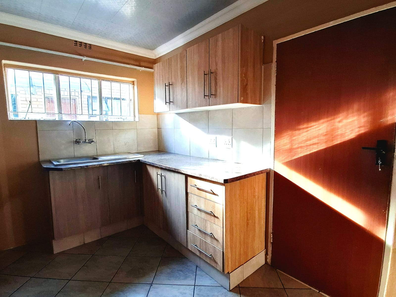 Apartment for rent in Oos Einde, Rustenburg, North West