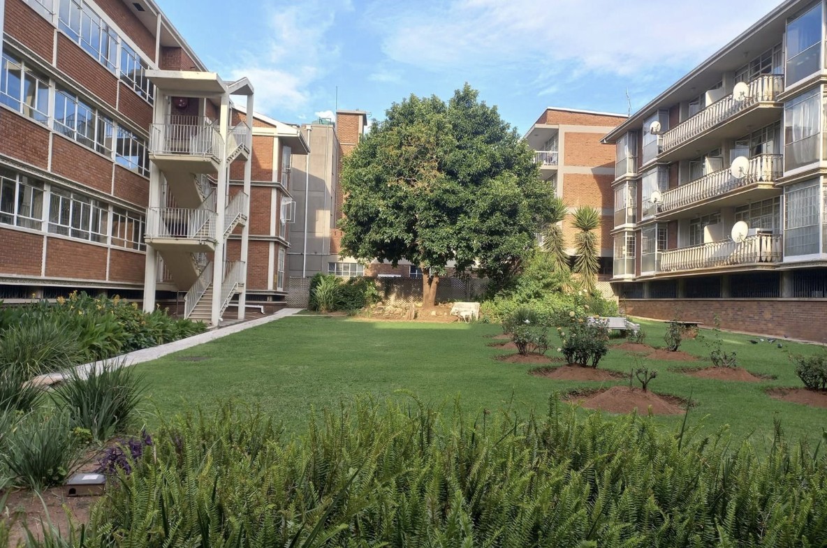 Apartment Block for sale in Gresswold, Johannesburg, 3018 m²