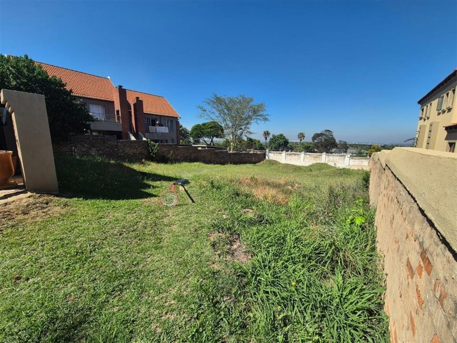 Vacant Stand for sale 3