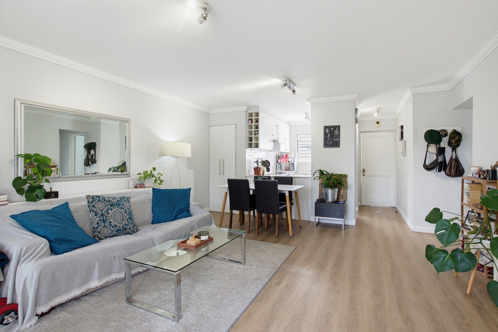 Apartment for sale in Loevenstein, Bellville, 71 m²