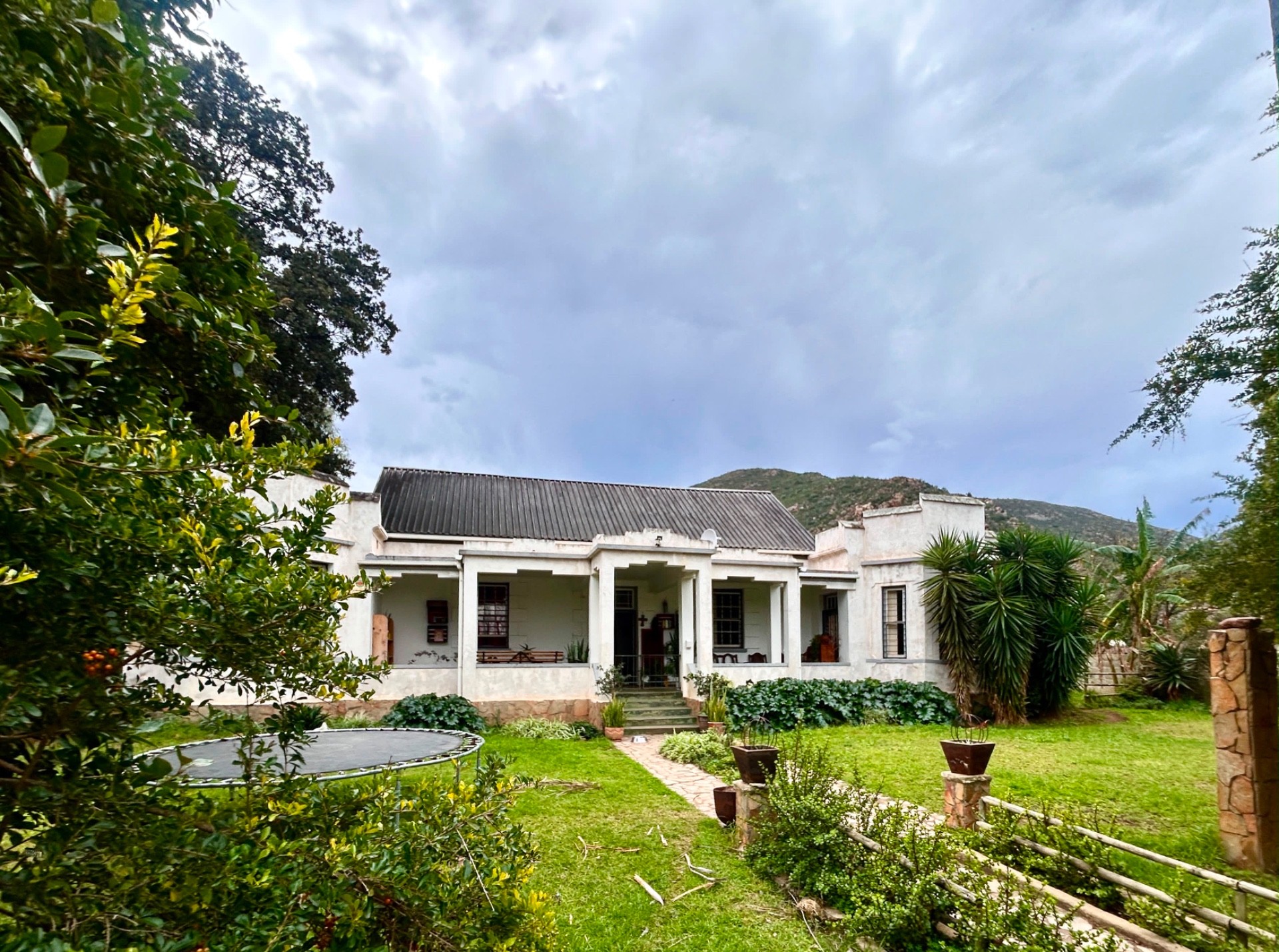 Farm for sale in Ashton, 10810000 m²