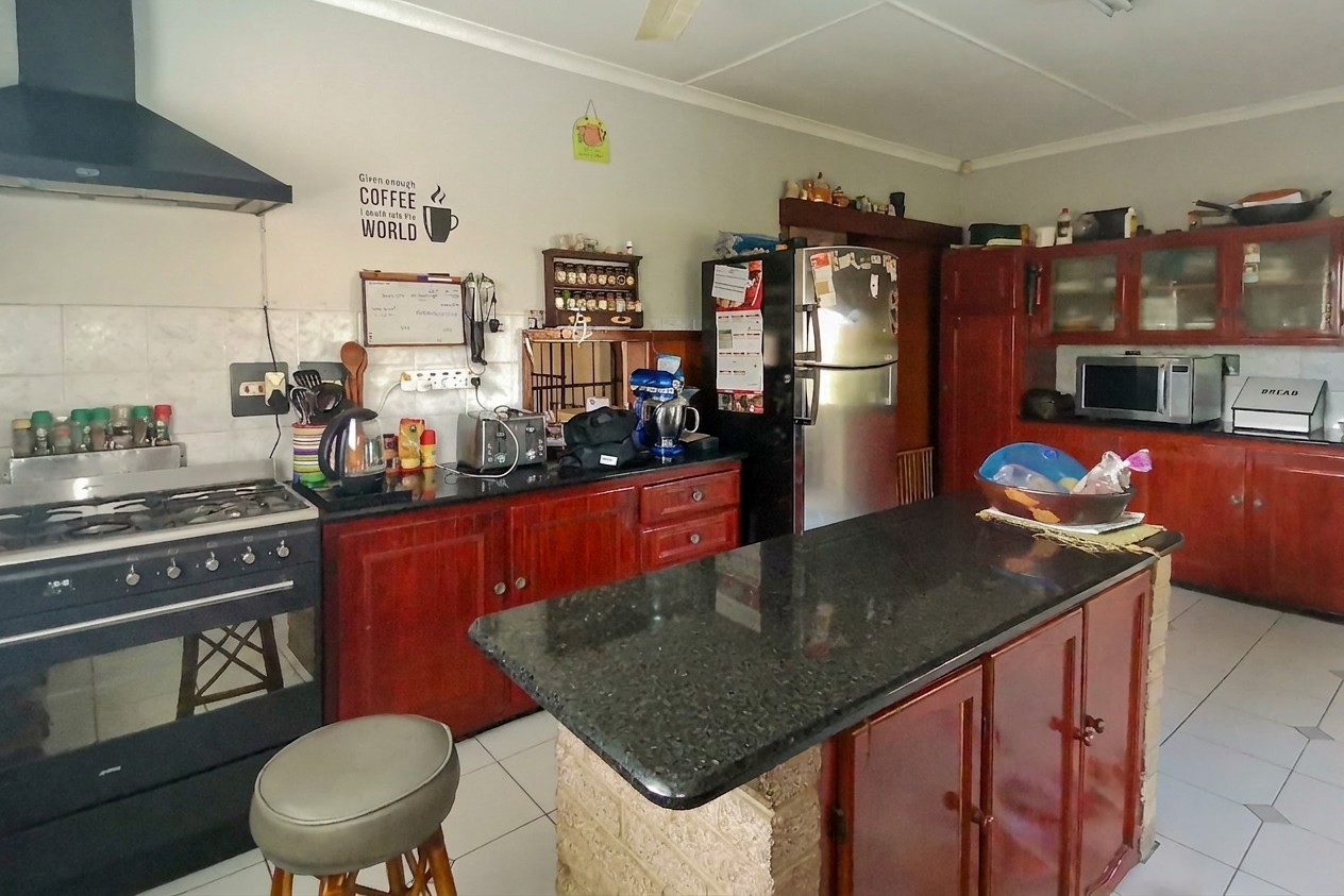 House and Outbuildings For Sale in Sea View, Durban 3