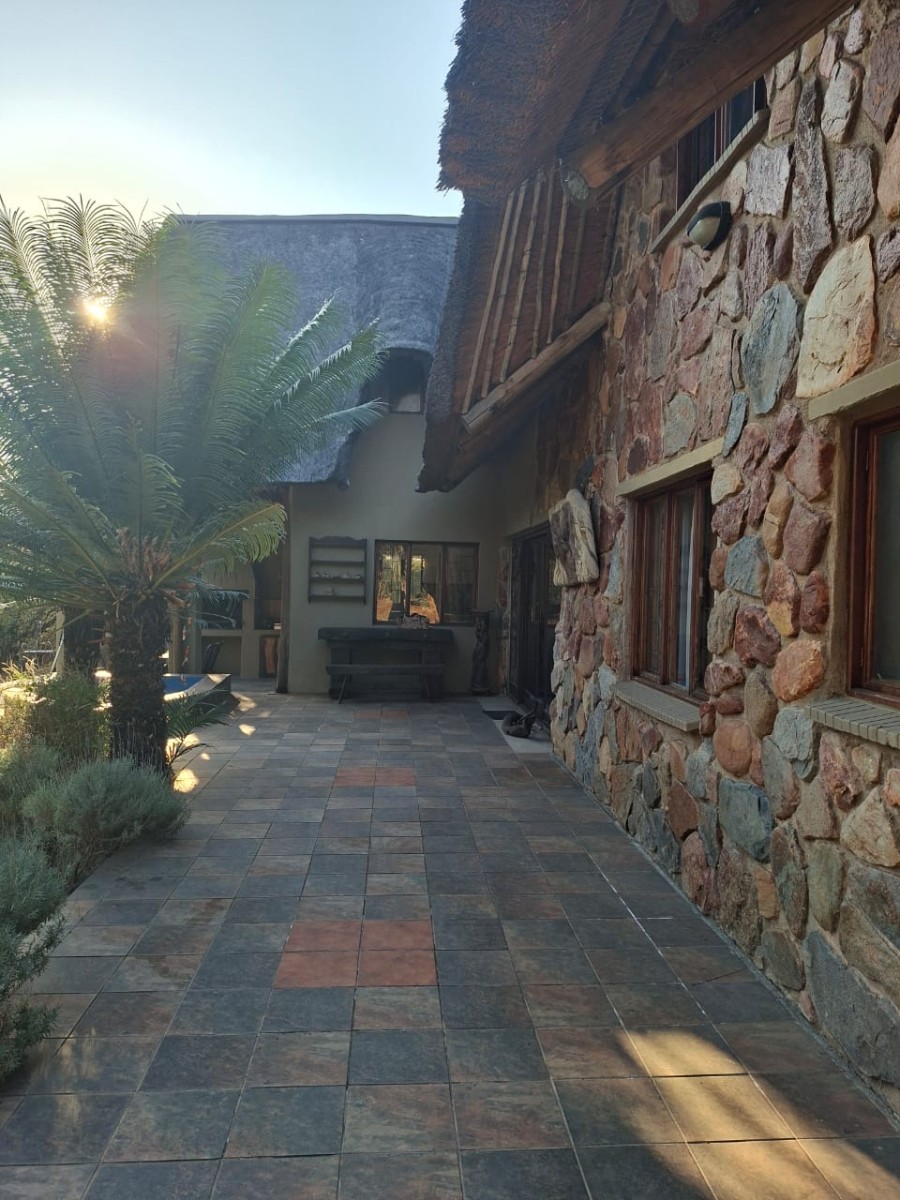 House To Rent in Hoedspruit 3