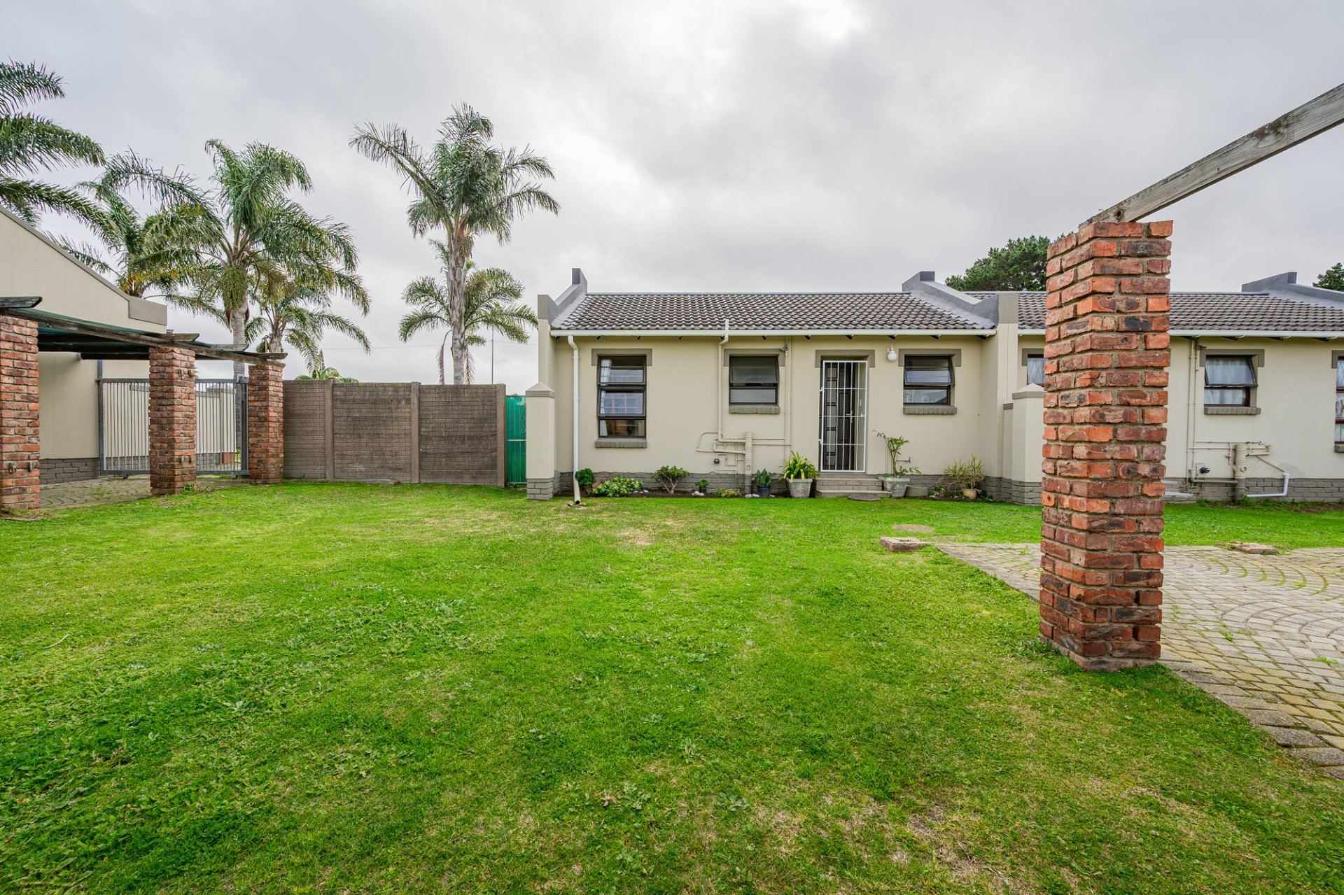 Complex for sale in Kabega Park, Port Elizabeth, 44 m²