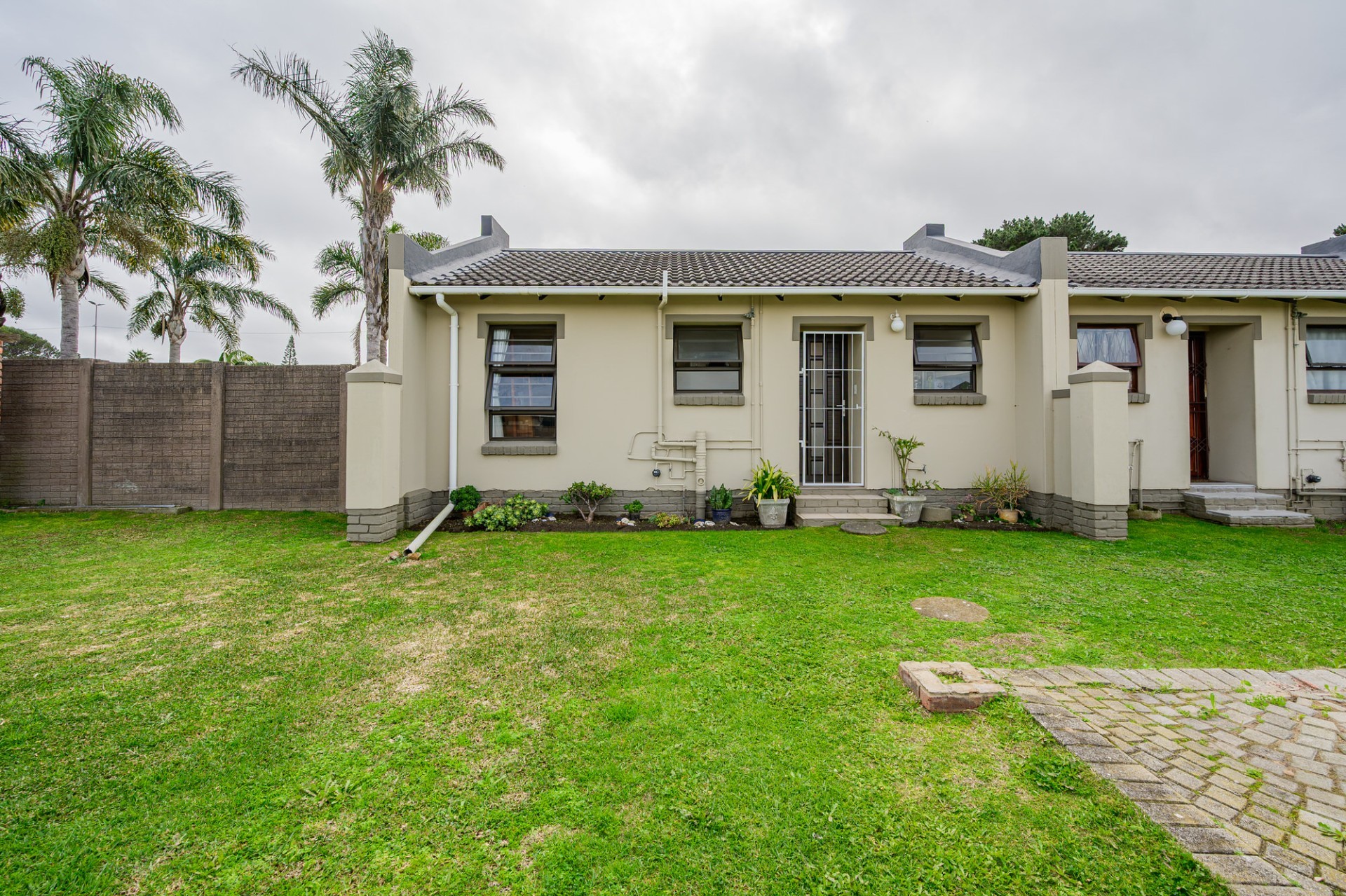 Complex for sale in Kabega Park, Port Elizabeth, 44 m²