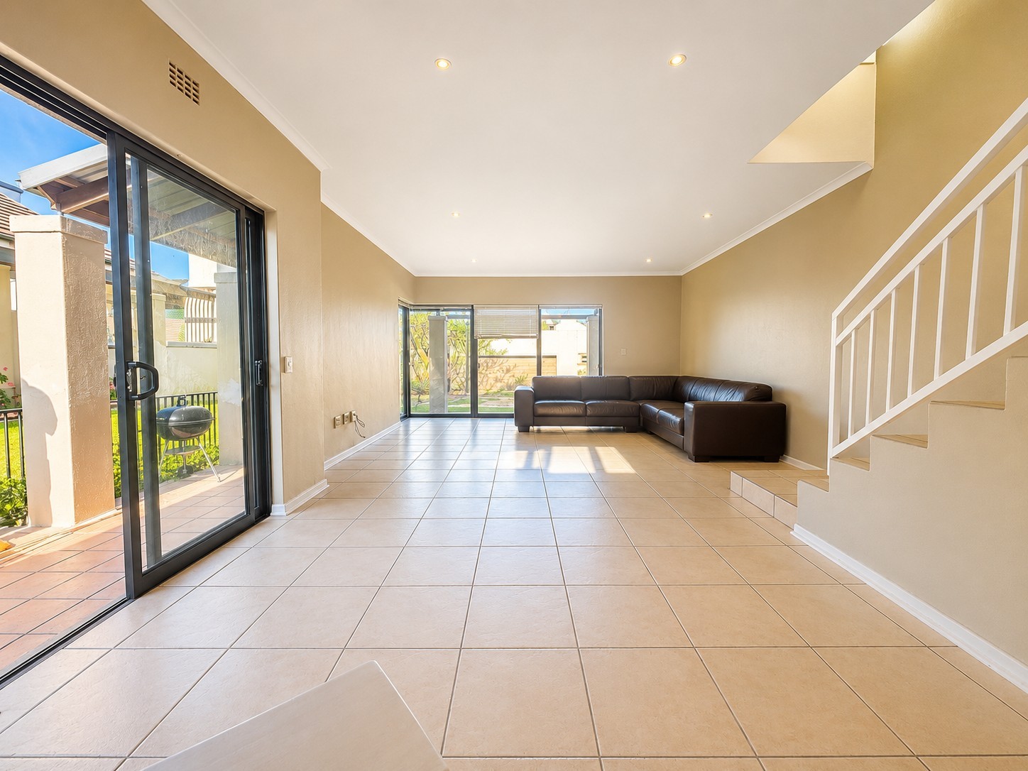 Spacious 3-Bed Family Home with Double Garage within Kleinmeer Estate!!! 3