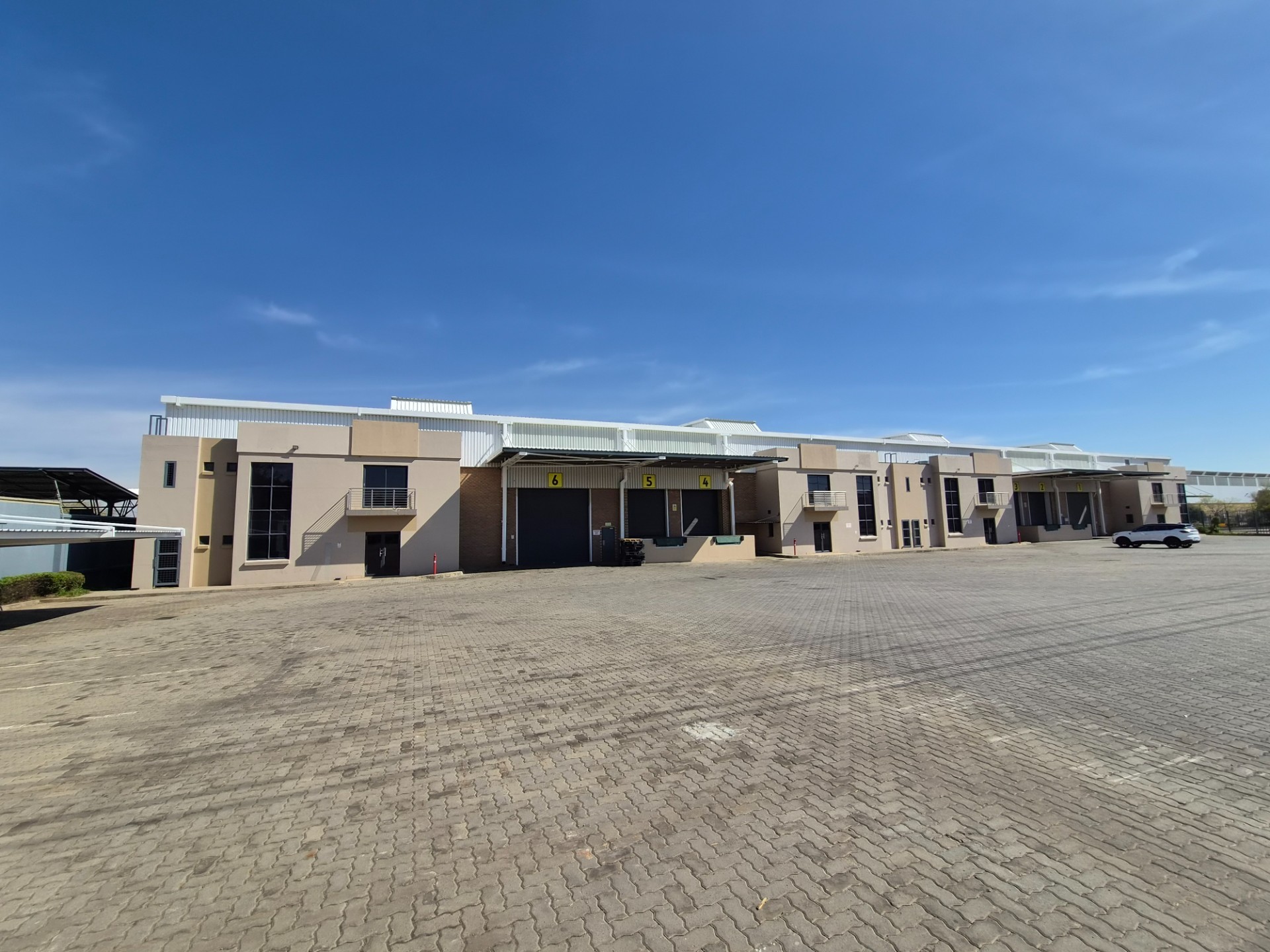 Ideally Positioned Warehouse To Rent in Gosforth Park, Germiston