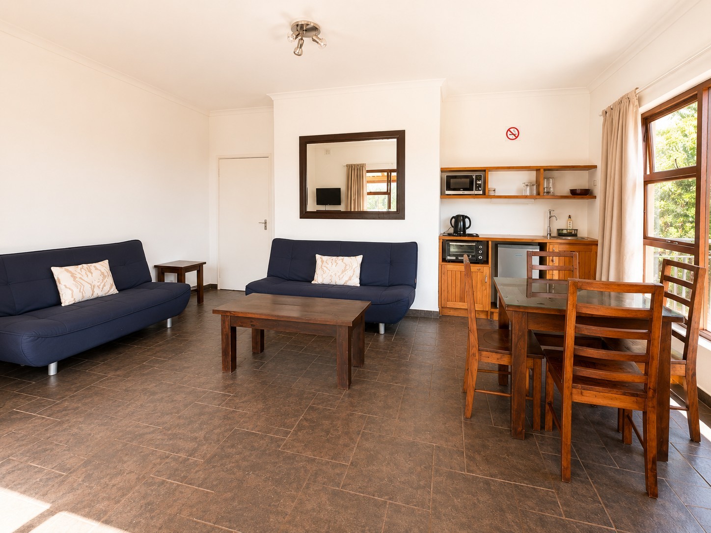 Apartment for rent in Firlands, Gordons Bay, 67 m²