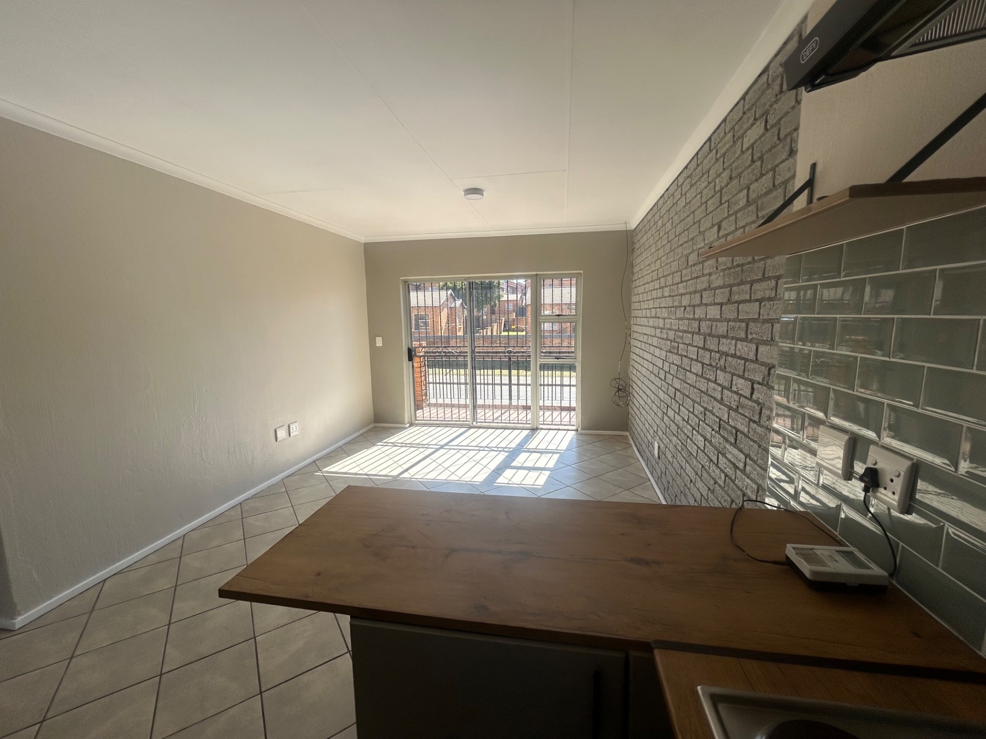 Apartment for sale in Honeypark, Roodepoort, 21  (1st floor), Honey Rock, 2 Coleen, Honeypark, Roodepoort, Gauteng, 61 m²