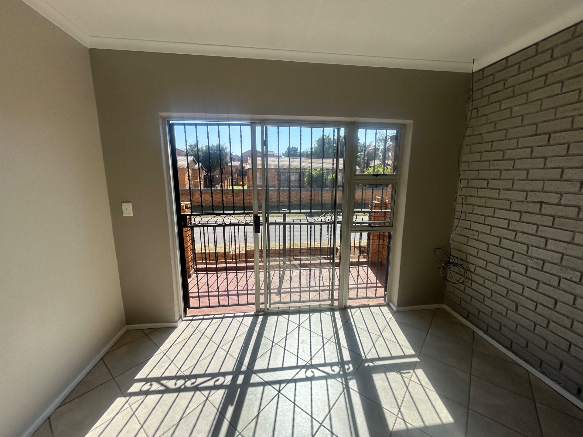 Apartment for sale in Honeypark, Roodepoort, 21  (1st floor), Honey Rock, 2 Coleen, Honeypark, Roodepoort, Gauteng, 61 m²
