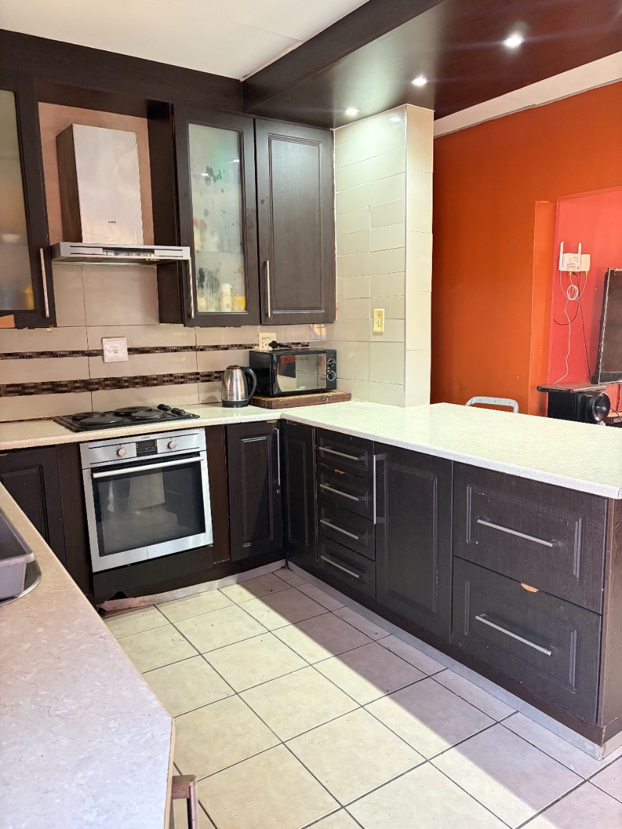 House For Sale in Cosmo City, Roodepoort 3