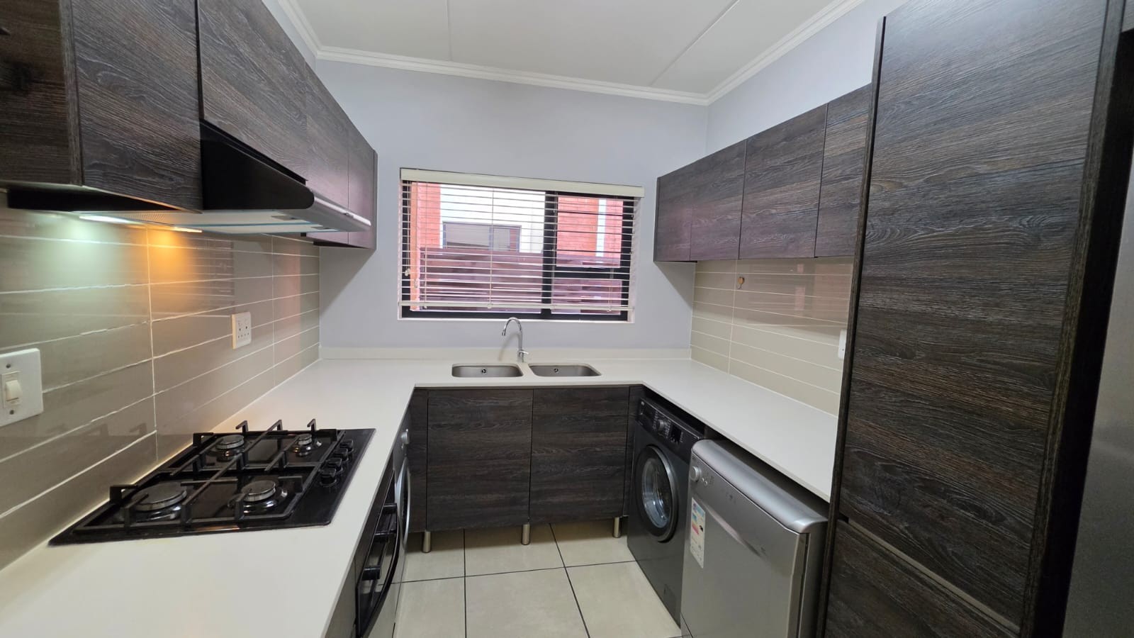 Townhouse For Sale in Greenstone Crest, Greenstone Hill, Edenvale 3