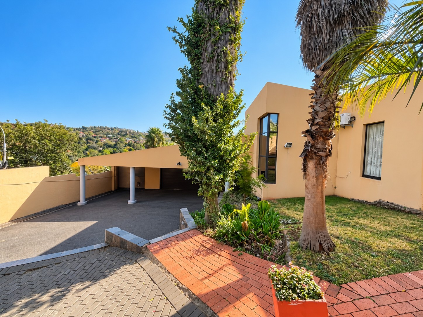 House for sale in Helderkruin, Roodepoort, 376 m²