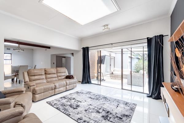 House for sale in Morningside, Sandton, 577 m²