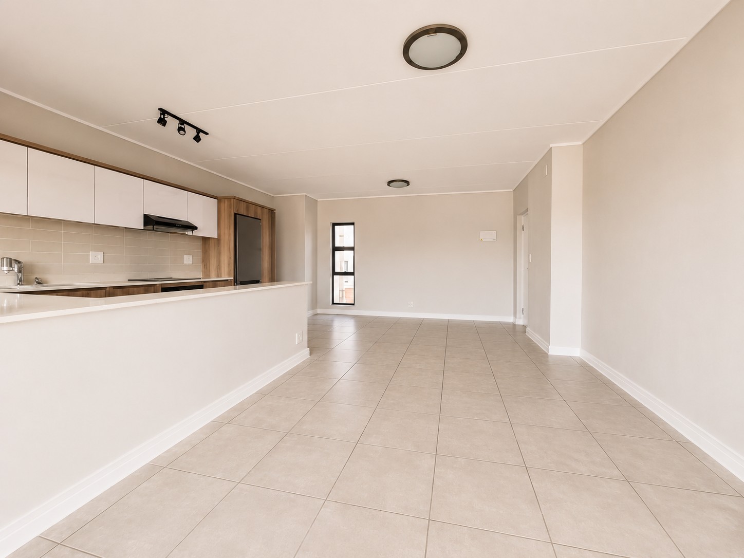 Apartment for sale in Ballito Central, Ballito, KwaZulu Natal, 100 m²