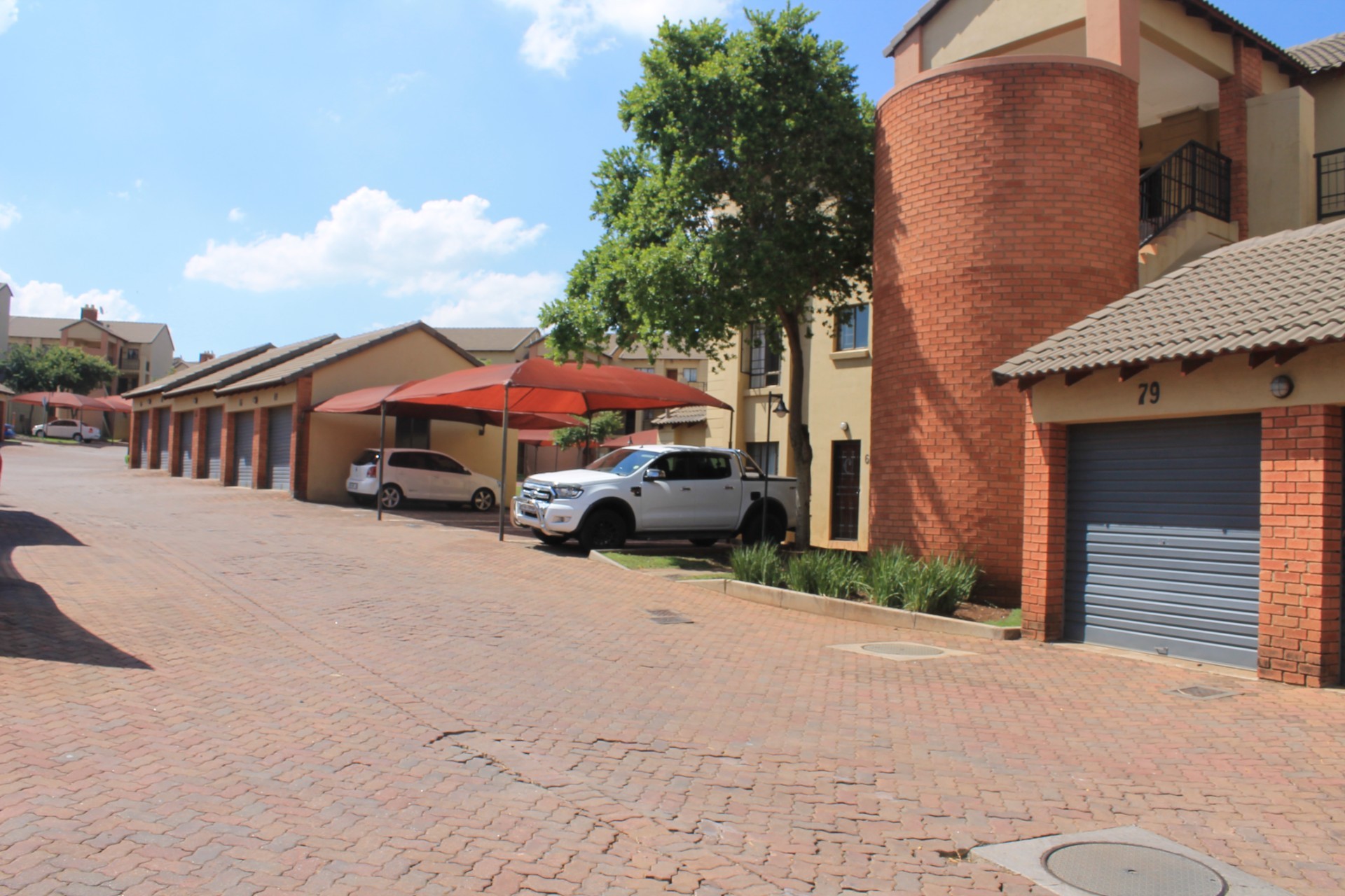 Well-Priced 2-Bedroom Corner Apartment for Sale | Crescent Glades, Sagewood