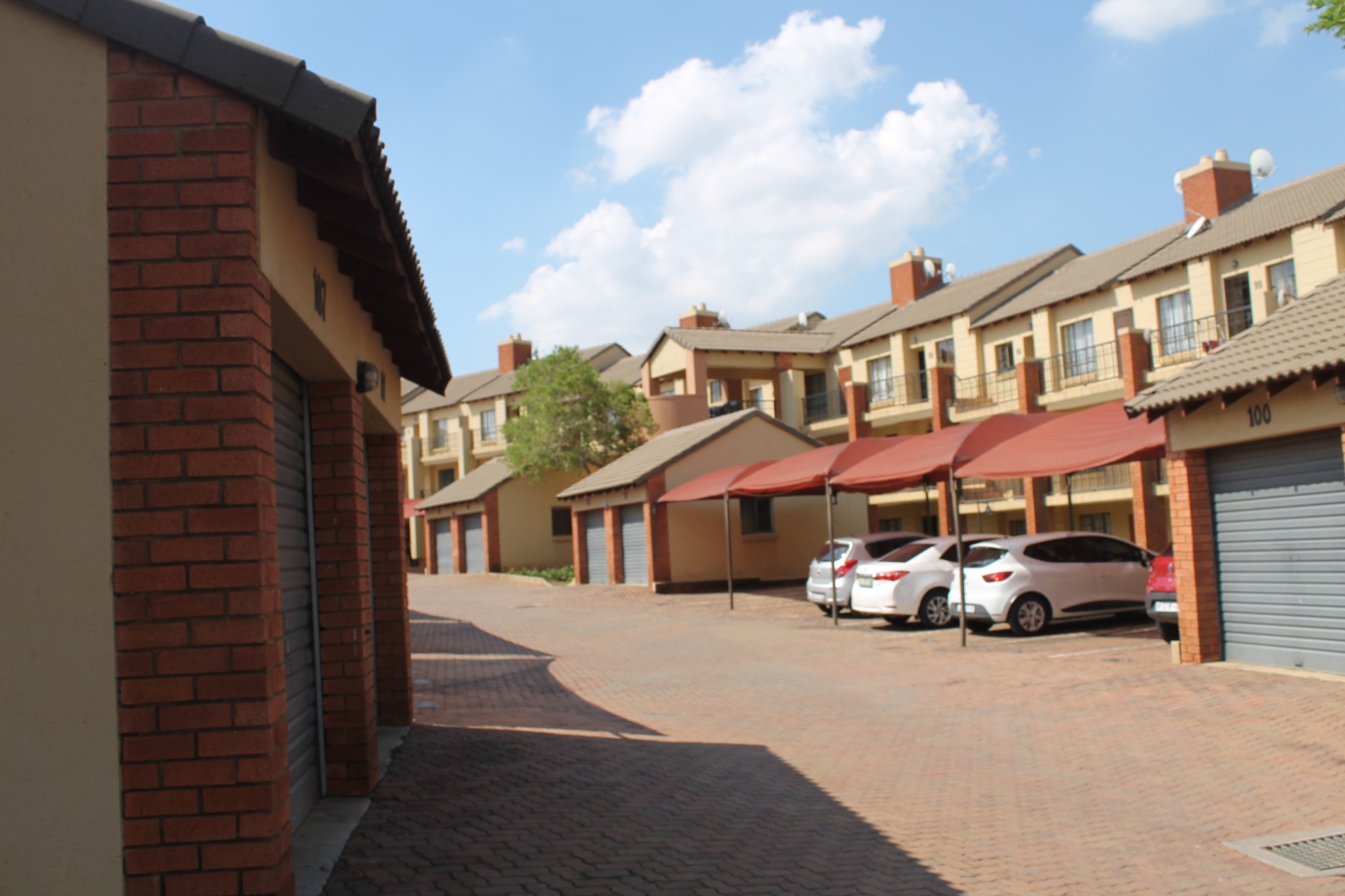 Well-Priced 2-Bedroom Corner Apartment for Sale | Crescent Glades, Sagewood 3