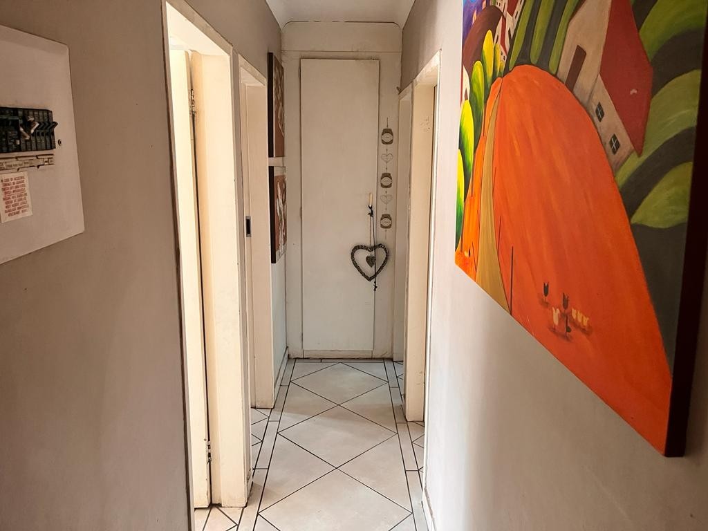Spacious 3-Bedroom Family Home with Private Garden and Double Garage | Annlin 4