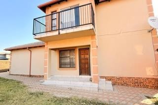 Beautiful 3-Bedroom, 2-Bathroom House for Rent - Blue Hills