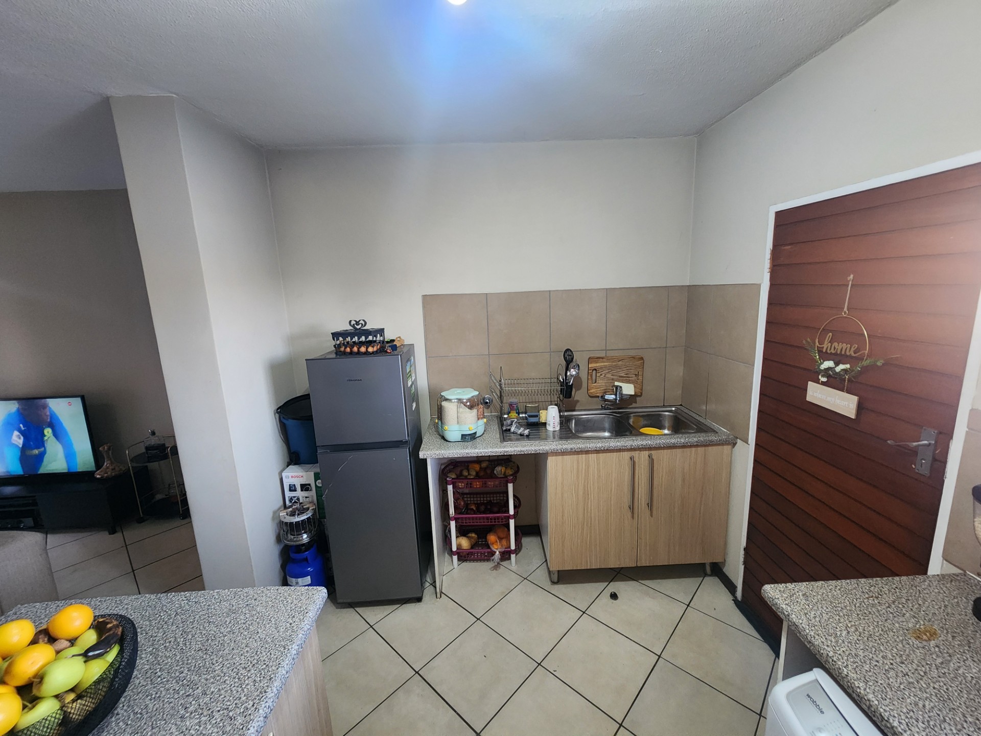MODERN SPACIOIS SECURE - Low levies, Solar Geyser, Fibre ready 4