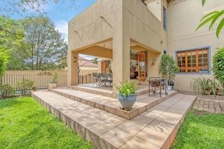 Elegant 4-Bedroom, 3-Bathroom House for Sale-Fourways 4