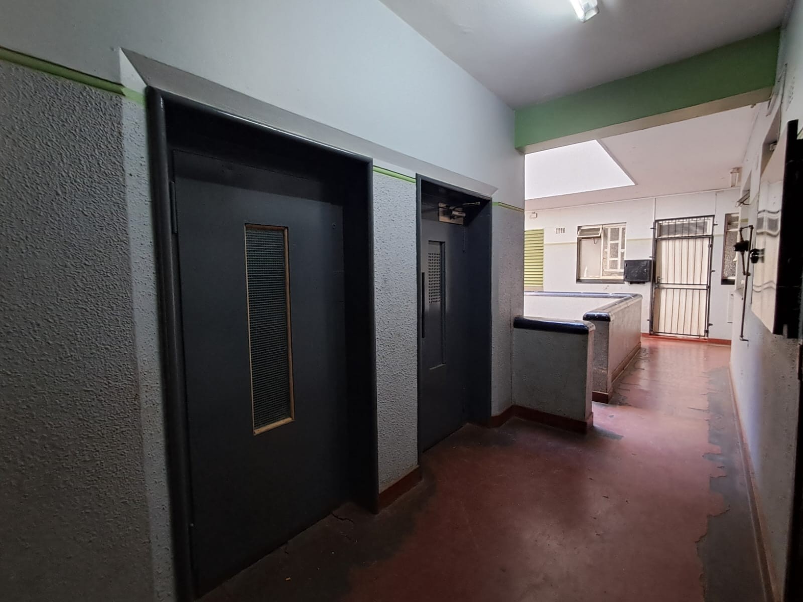 Apartment For Sale in Yeoville, Johannesburg 4