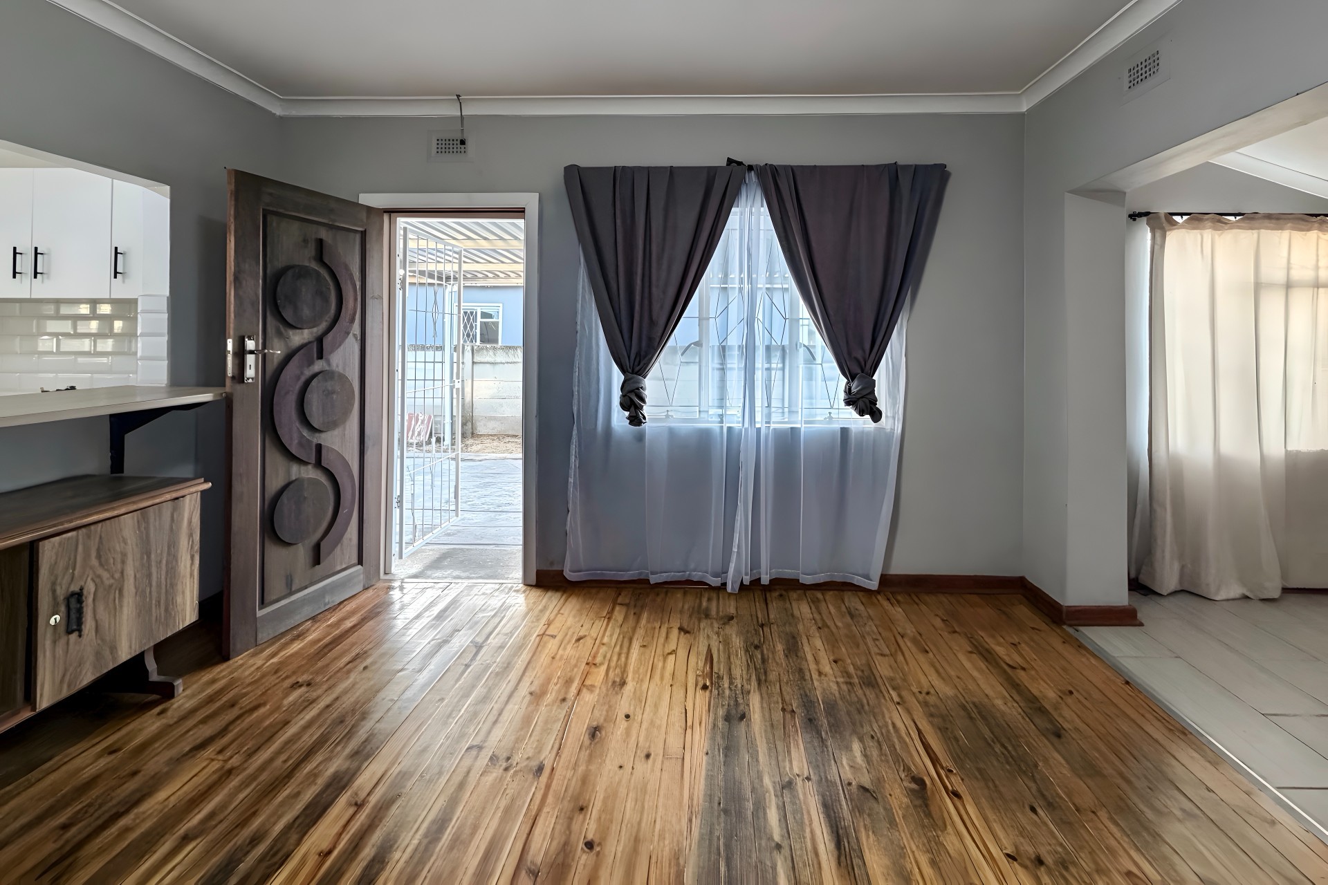 Well-Maintained Family Home with Secure Fenced Yard 3