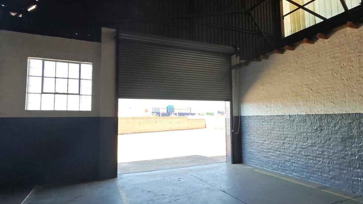 Industrial Property for rent in Apex, Brakpan, 1530 m²