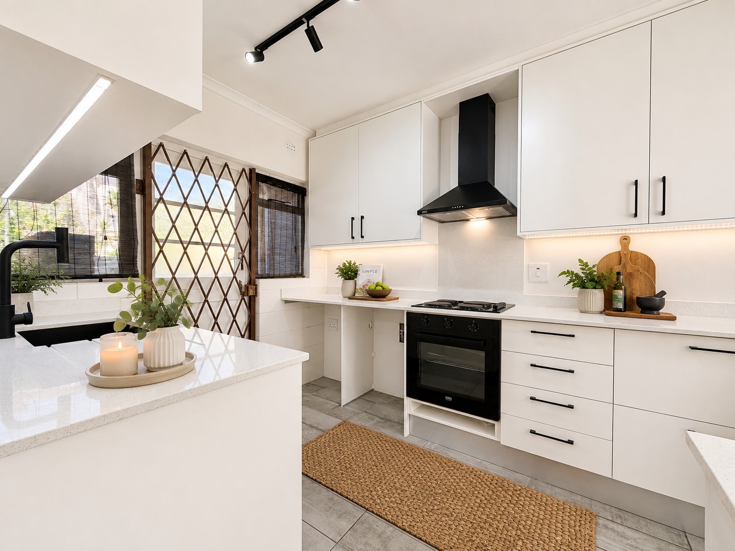 Townhouse for rent in Bloubergrant, Blouberg, 112 m²