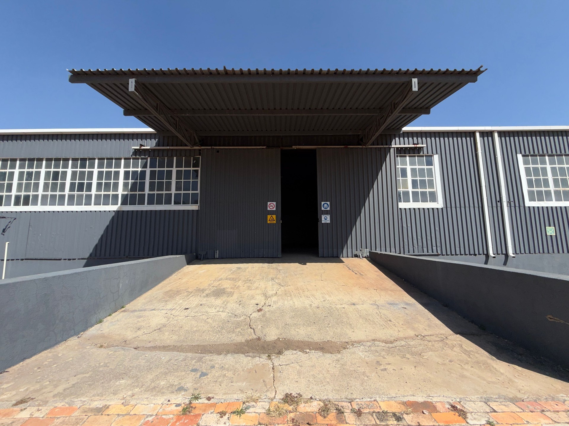 Factory with Offices To Let in Pilkingtons Industrial Park, Meyerton