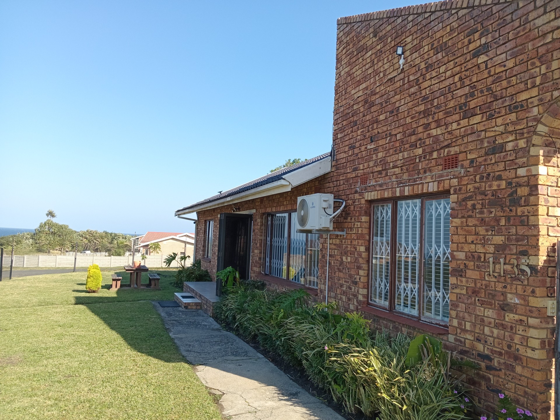 House for sale in Leisure Bay, Port Edward, KwaZulu Natal, 220 m²