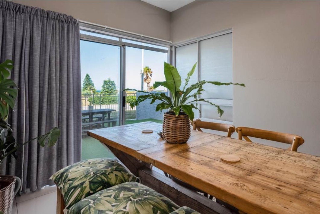 Apartment for sale in Summerstrand, Port Elizabeth, 59 m²