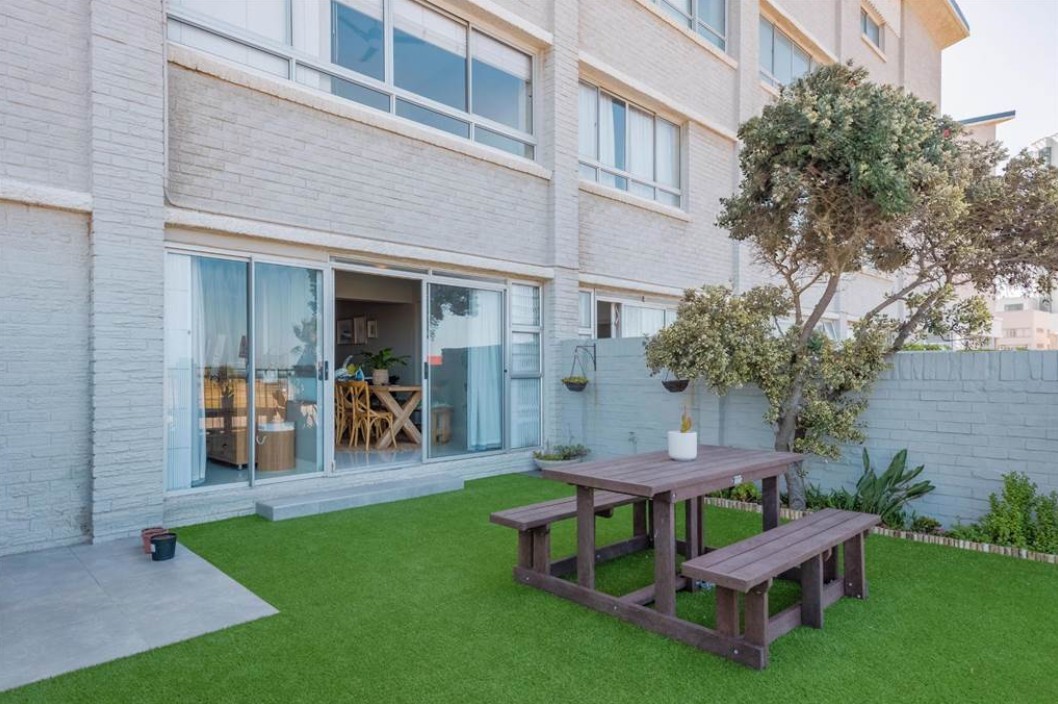 Apartment for sale in Summerstrand, Port Elizabeth, 59 m²