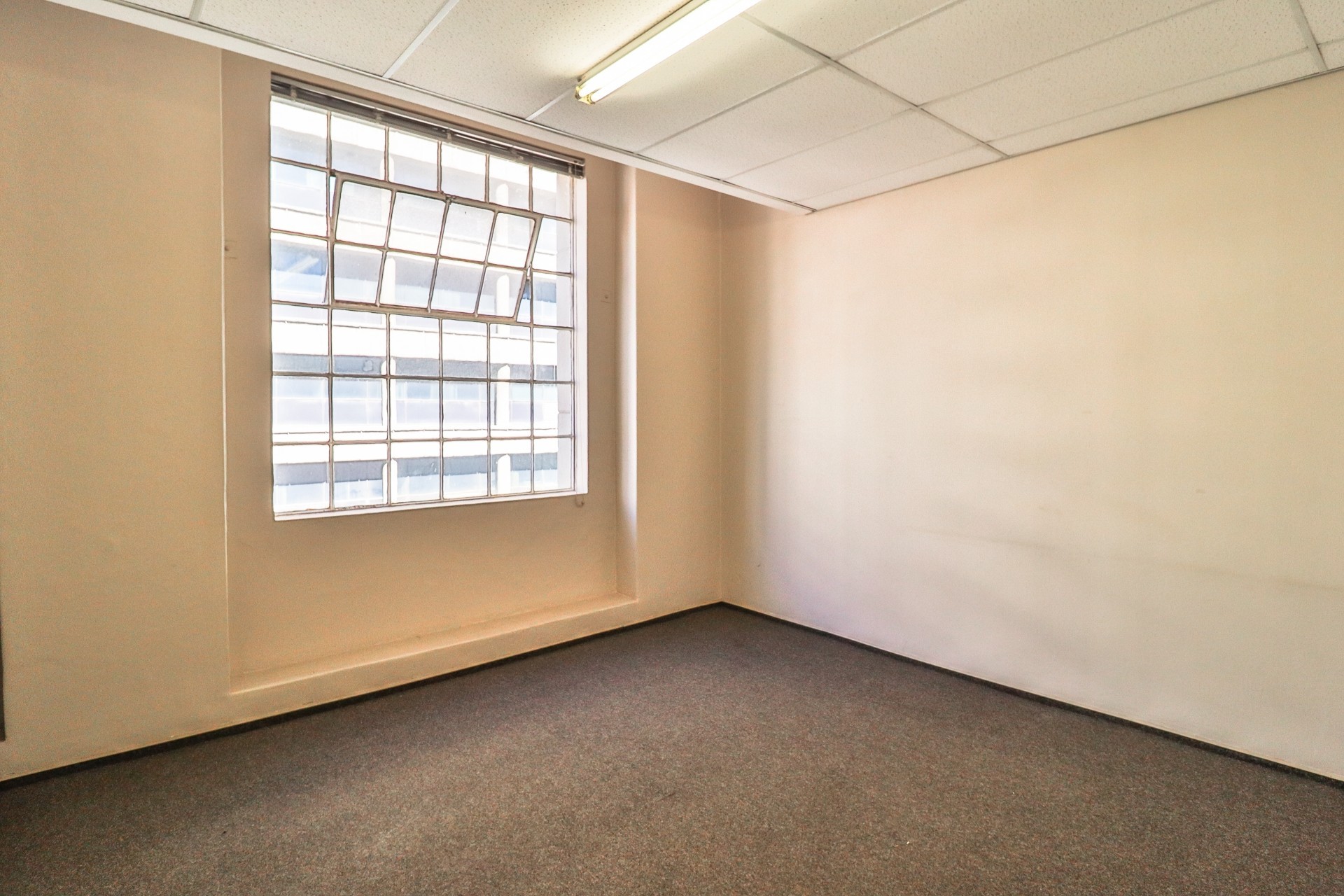 Commercial Property for rent in Johannesburg Central, Johannesburg, 30 m²