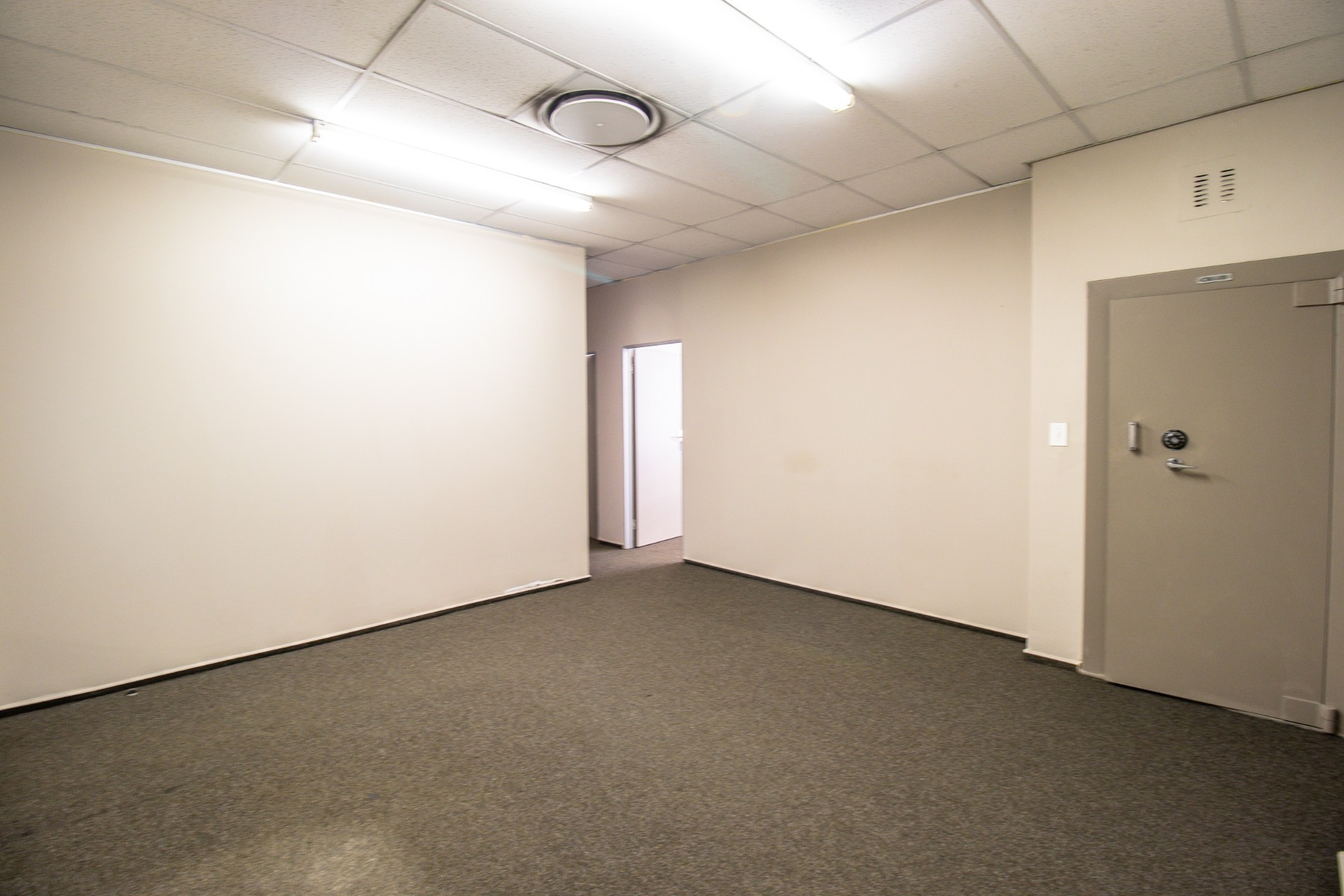 Commercial Property for rent in Johannesburg Central, Johannesburg, 30 m²