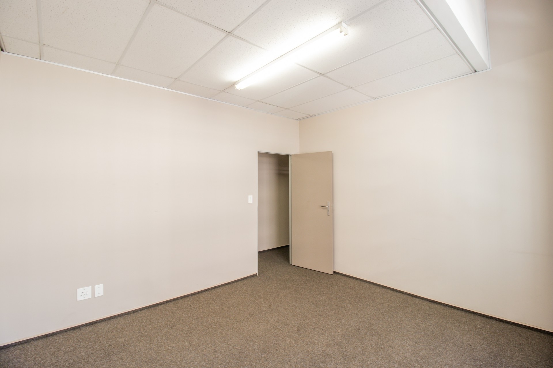 Commercial Property for rent in Johannesburg Central, Johannesburg, 30 m²